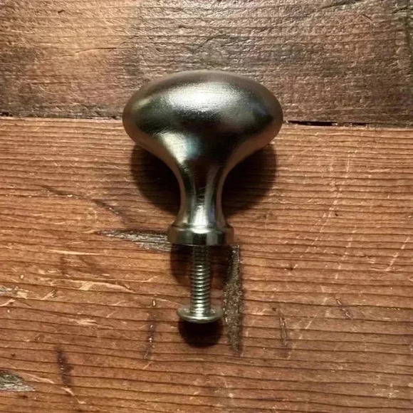 Simon's Hardware & Bath Single Brushed Silver Oval Knob - Picture 2 of 3